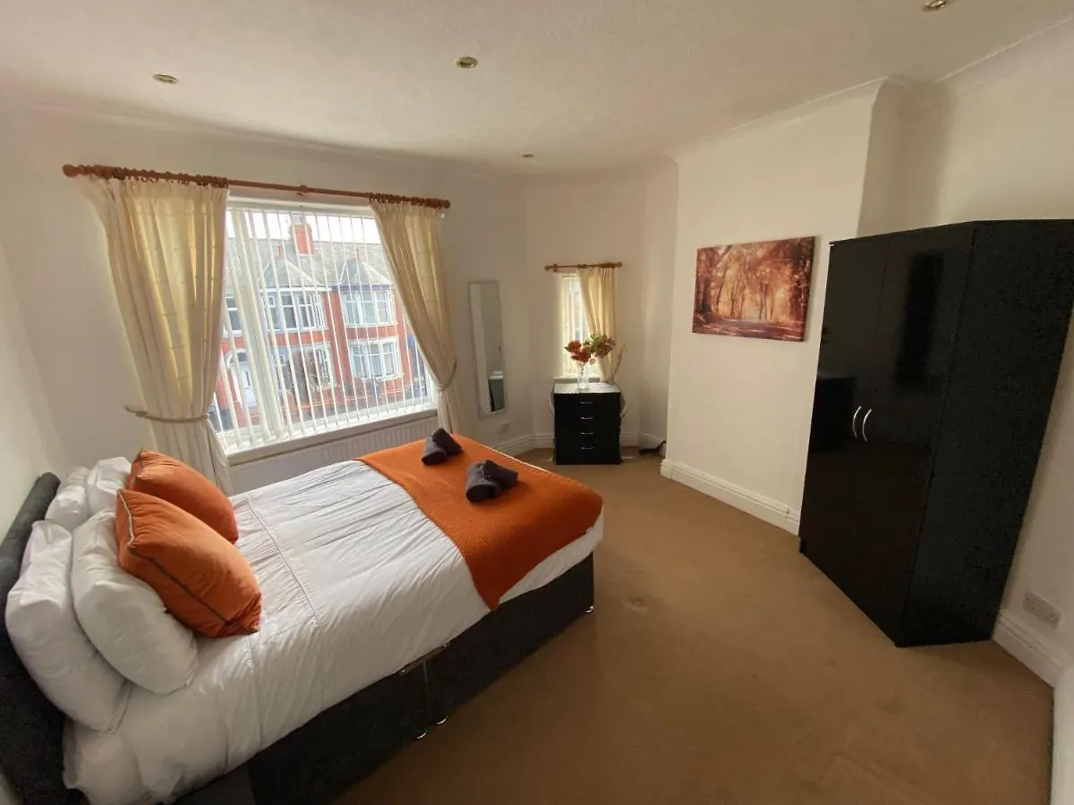 Holiday home Blackpool Abode - Ansdell House United Kingdom
