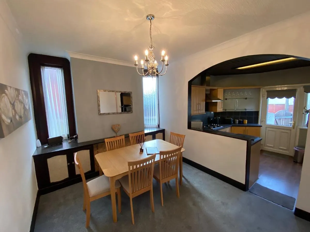 Blackpool Abode - Ansdell House 0*,  United Kingdom