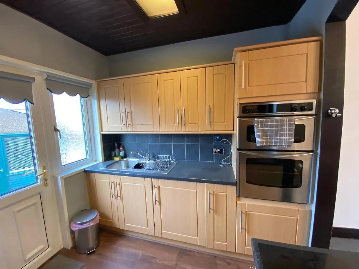 Blackpool Abode - Ansdell House 0*,
