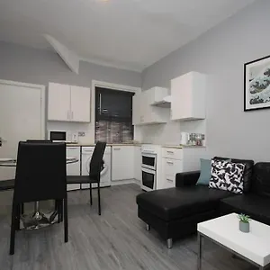 Barton Beachside - Penthouse Twobedroom Apartment, Double & Twins - & Promenade Location - Over 21's, Family Friendly Only, Id Required, Stairs Access, Free Parking Apartment